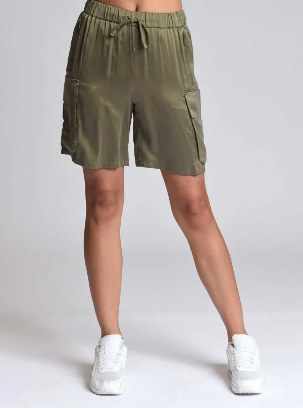 Women Blanc Noir Olive*Chelsea Silk Bermuda Short