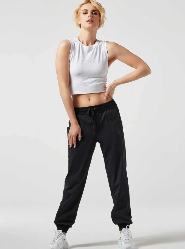 Women Blanc Noir Activewear*Infinity Crop